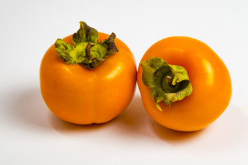 Cachi su sfondo bianco