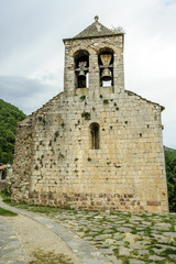 Fototapeta na wymiar sight of the old Romanesque church of the town of Rocabruna in Gerona, Spain.