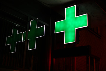 Зелёный крест аптеки
