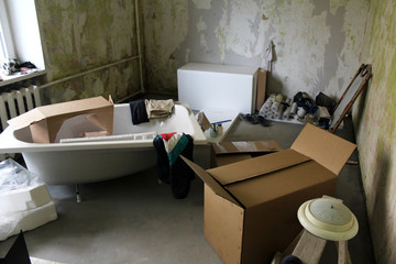 Repairs in the room. Interior trim