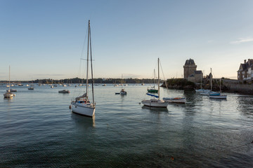 Fototapeta premium Port de St-Servan et tour de Solidor