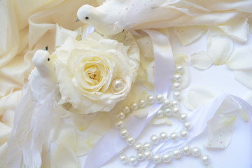 wedding decoration gift beautifully decorated flower white roses and doves and ribbons