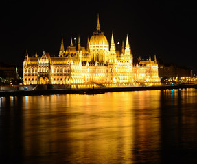 Fototapeta premium Parliament building of Budapest by night, Hungary