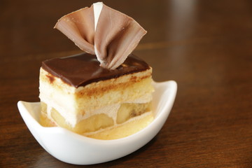  Chocolate mini cake topped with a fan-choc on top