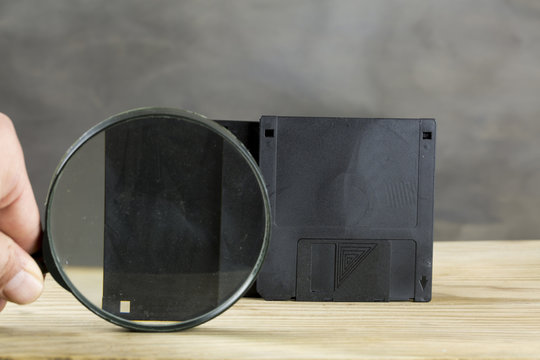 Floppy disk magnetic computer