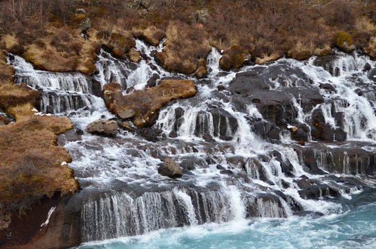 アイスランド　レイクホルト　フロインフォッサル　バルナフォス　スノッリ　教会  iceland reykholt hraunfossar barnafoss church