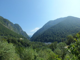 Fototapeta na wymiar mountain gorge. summer landscape in the mountains.