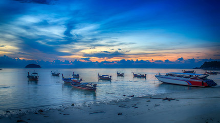Fototapeta na wymiar Sunrise at Sunrise beach on Lipe Island, Satun Province, Thailand