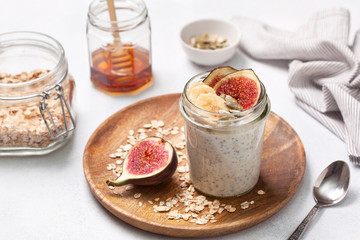 overnight  oatmeal with fruits