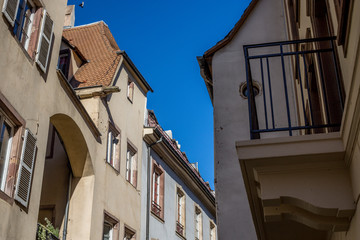 Fototapeta na wymiar Wohnhäuser in der Altstadt von Straßburg