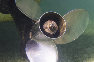Metal propeller in water © Severe