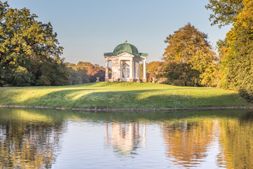 Schwaneninsel Aue Park Kassel im Herbst