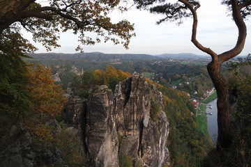 Dämmerung im Elbsandsteingebirge