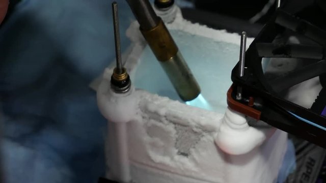 Overclock cpu computer with liquid nitrogen. Increasing the temperature with the help of a burner.