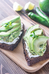 Toasts with cream cheese and guacamole