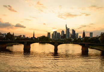 Fototapeta na wymiar Frankfurt over Men river by evening, Germany