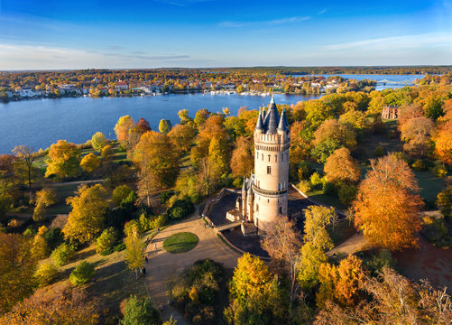 Flatow Tower Park Babelsberg mit Glienicker Brücke in Potsdam, Germany