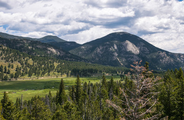 Fototapeta premium Rocky Mountains, Coralado. High mountain valleys of the Rocky Mountain National Park