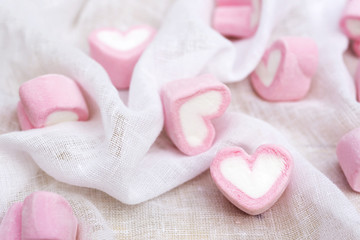 Obraz na płótnie Canvas heart marshmallow