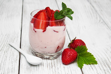 yogurt with fresh strawberries