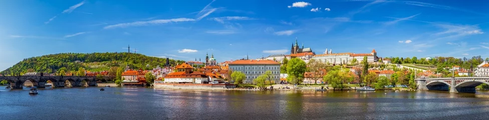 Foto auf Glas Prager Panoramastadtskyline mit Altstadt, Prager Burg, Karlsbrücke, St.-Veits-Dom. Prag, Tschechische Republik © daliu