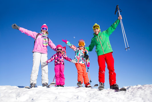  family in alpin ski resort