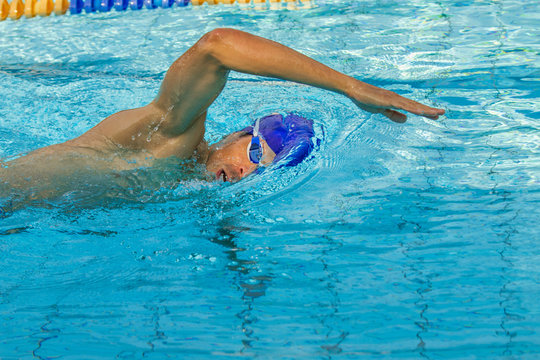 Schwimmen Kraulen Freistil Atmung Stock-Foto | Adobe Stock
