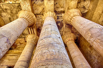 ancient egyptian architecture ruins. olumns of the Temple of Horus at Edfu, in Egypt - obrazy, fototapety, plakaty