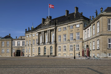Fototapeta na wymiar Amalienborg Palace - Copenhagen - Denmark