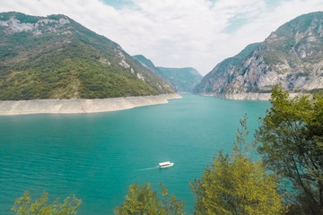 Fototapeta na wymiar Lake Piva in the mountains