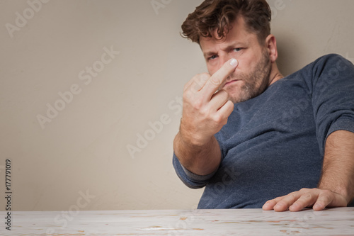 "Mittelfinger" Stockfotos und lizenzfreie Bilder auf Fotolia.com - Bild