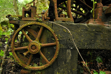 Pieza de una maquina antigua