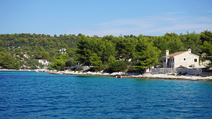 Fototapeta na wymiar natural croatian coast near split