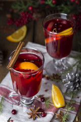 hot mulled wine with cinnamon, cardamom and anise