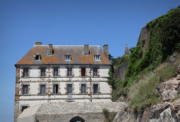 Enceinte des Fanils: Mont St Michel.