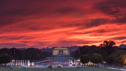 Naklejka premium Sunset view of Lincoln Memorial 