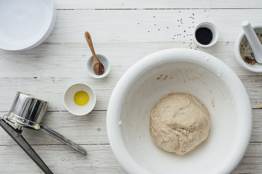 Food: Homemade Potato Wholemeal Buns with black cumin
