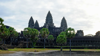 Obraz premium dark Angkor Wat after raining