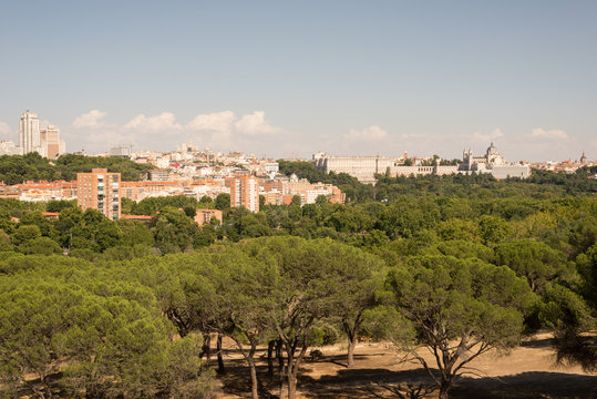 Desde Plaza España hasta la catedral de la Almudena vista desde el teleférico.