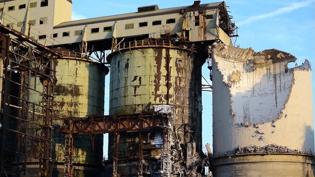 Industrial chemical plant in the process of demolition that produced soda ash. Brunner Mond, Winnington, Northwich, Cheshire, UK