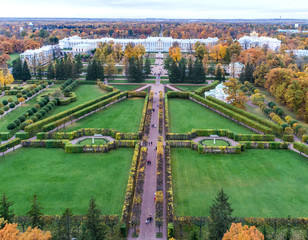 Obraz premium Aerial view of the autumn Catherine Park