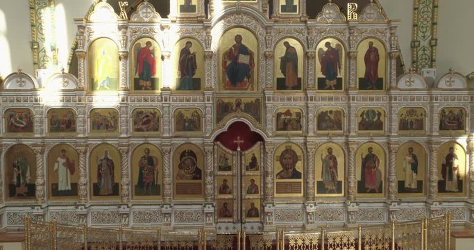 The iconostasis of the temple
