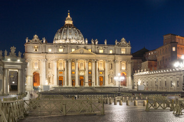 Naklejka premium Amazing Night photo of Vatican and St. Peter's Basilica in Rome, Italy