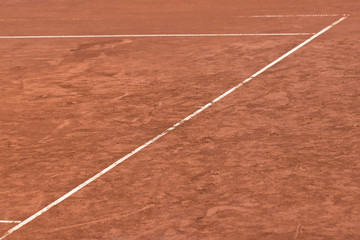 Spuren am Tennisplatz - Linien