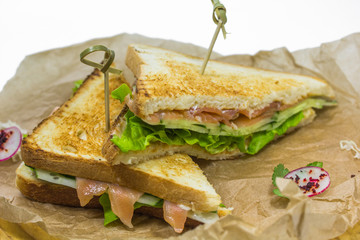  sandwich with salmon