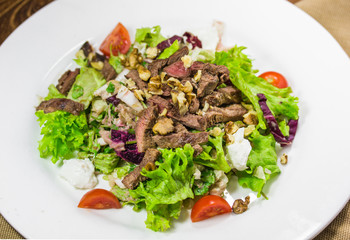 salad with marbled beef according to Stroganoff