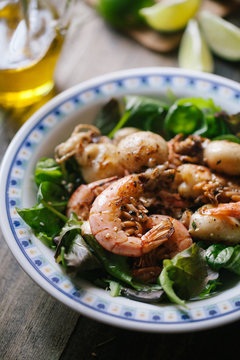 Salad with shrimp and cuttlefish