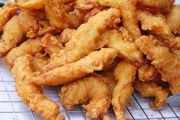 Fried shrimp is delicious at street food