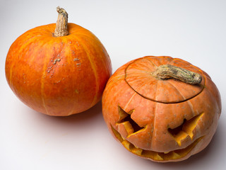 Cut out lamp jack and a whole pumpkin. An example of how it can work out well.