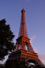 Le moment de coucher du soleil, Paris, France